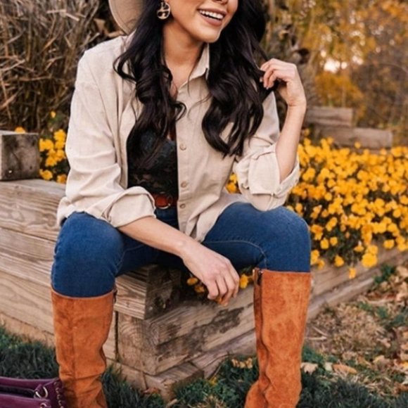 Minimalist Button Down Longline Khaki - Picture 3 of 12